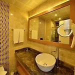 Dolphin Family Hotel 3* 阿拉尼亚