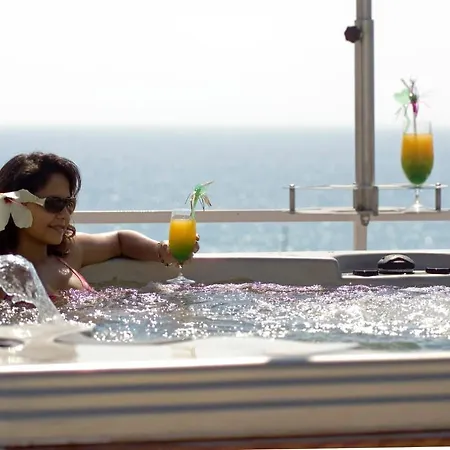 Dolphin Family Hotel Lägenhetshotell