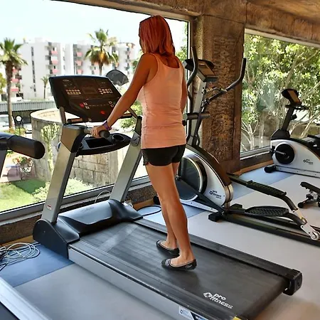 Dolphin Family Hotel Lejlighedshotel 3*