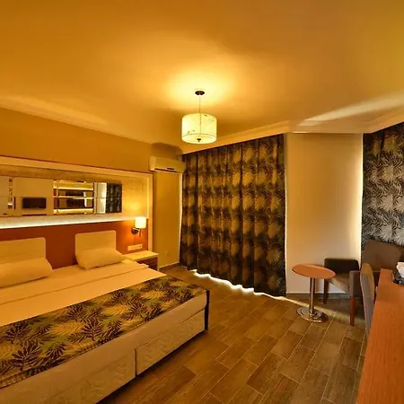 Dolphin Family Hotel Алания
