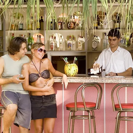 Dolphin Family Hotel 3* Alanya