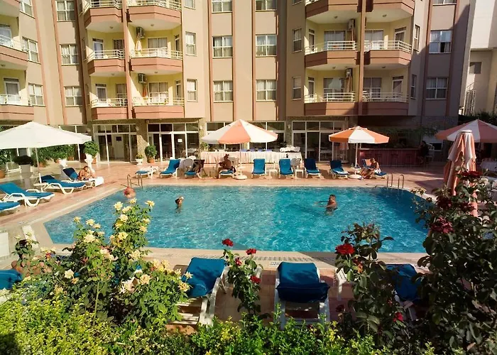 Dolphin Family Hotel 3* ألانيا