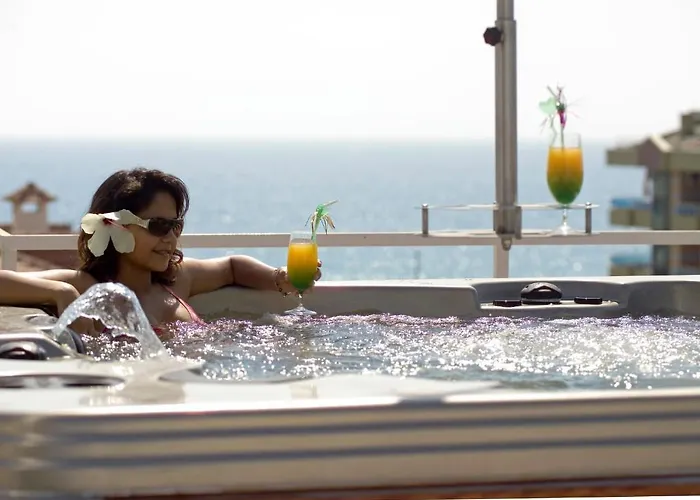 Dolphin Family Hotel شقة فندقية