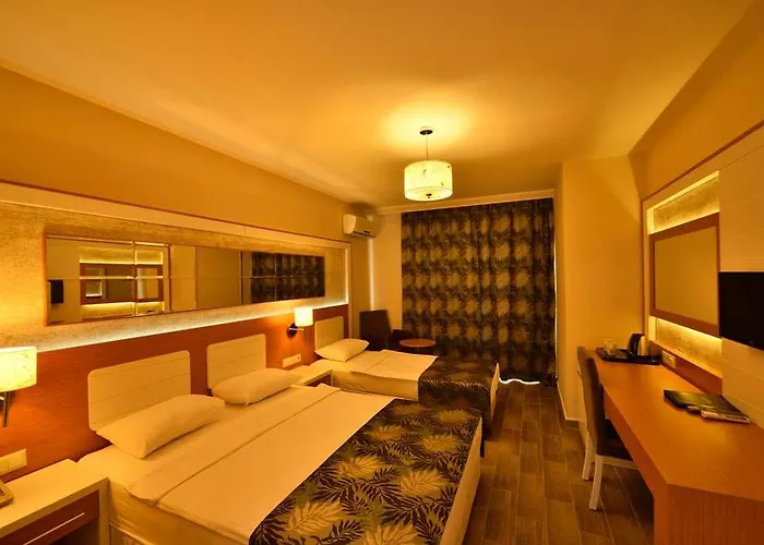 Dolphin Family Hotel شقة فندقية 3*