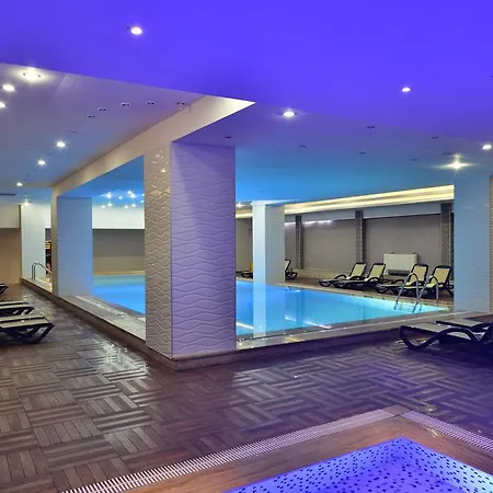 Dolphin Family Hotel 3* Alanya