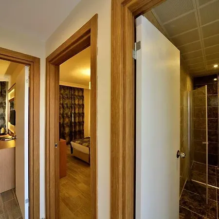 Lägenhetshotell Dolphin Family Hotel