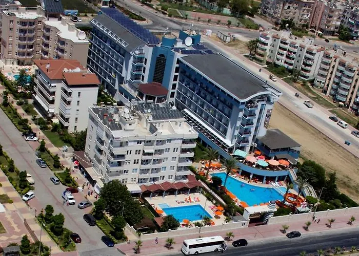 Lägenhetshotell Dolphin Family Hotel 3*