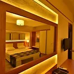 Apartahotel Dolphin Family Hotel 3*
